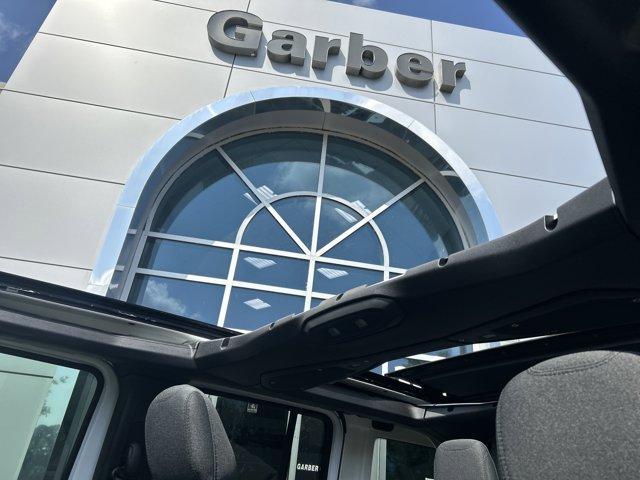 new 2025 Jeep Wrangler car, priced at $45,659