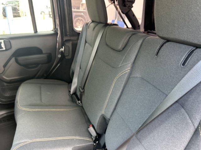 new 2025 Jeep Wrangler car, priced at $41,049