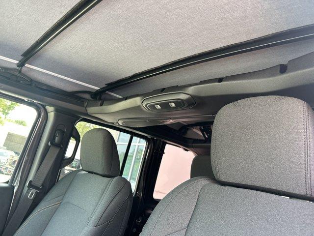 new 2025 Jeep Wrangler car, priced at $41,049