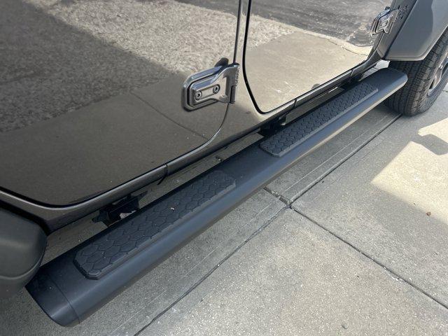 new 2025 Jeep Wrangler car, priced at $41,049