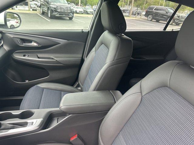 new 2025 Buick Envista car, priced at $25,290