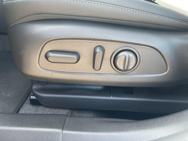 new 2025 Buick Envista car, priced at $23,733