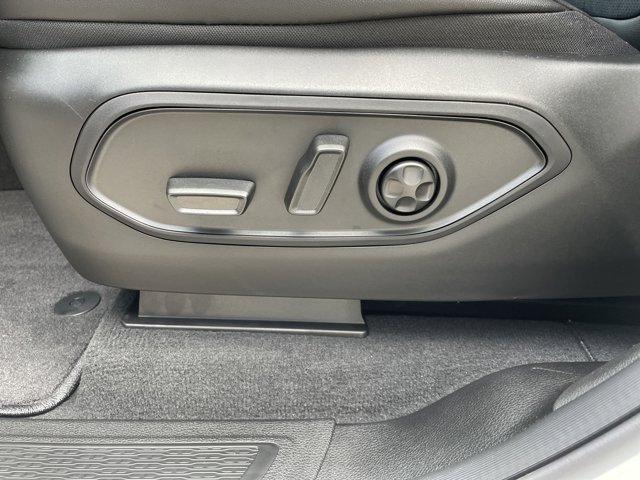 new 2025 Jeep Grand Cherokee car, priced at $40,163