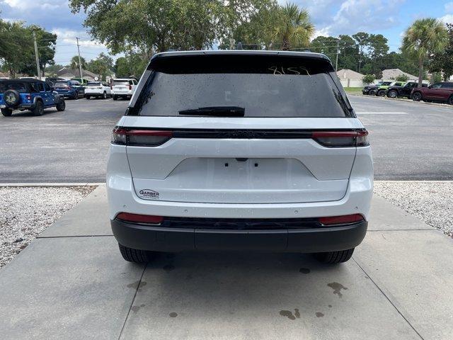 new 2025 Jeep Grand Cherokee car, priced at $40,163