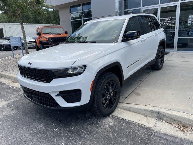 new 2025 Jeep Grand Cherokee car, priced at $40,163