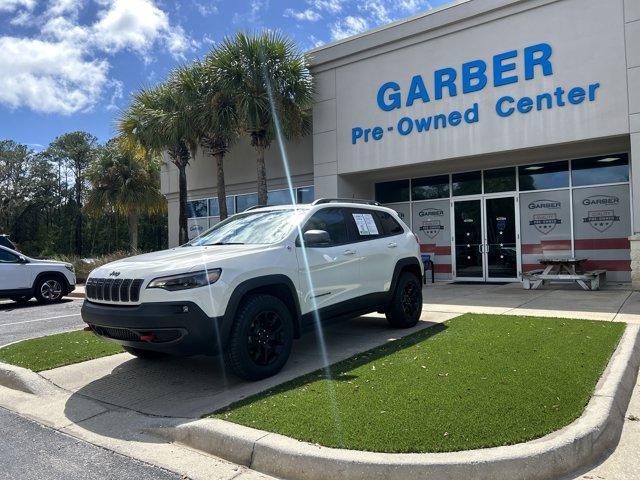 used 2019 Jeep Cherokee car, priced at $23,426