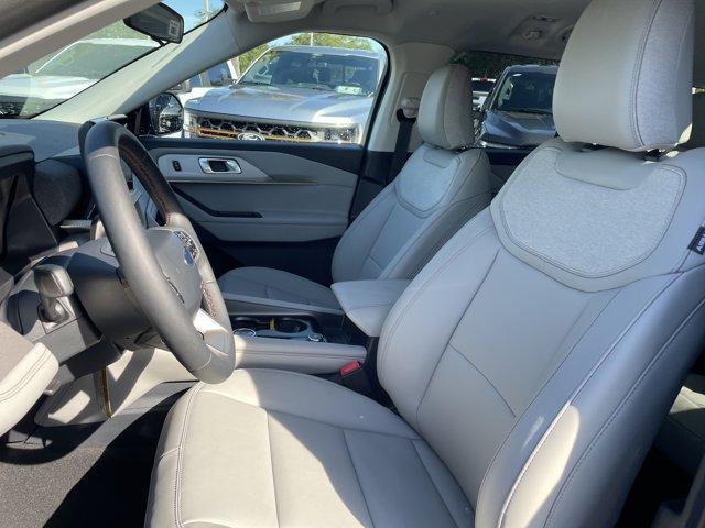 new 2025 Ford Explorer car, priced at $42,084