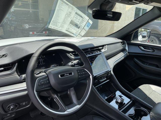 new 2025 Jeep Grand Cherokee car, priced at $37,913