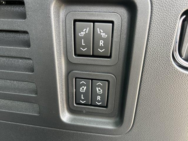 new 2026 Chevrolet Traverse car, priced at $55,267