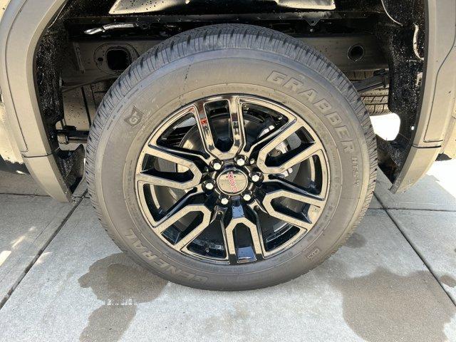 new 2025 GMC Sierra 1500 car, priced at $44,817