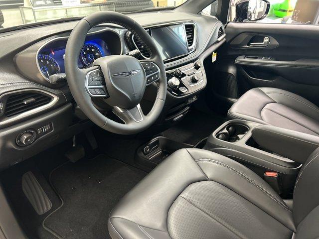 new 2025 Chrysler Pacifica car, priced at $43,567