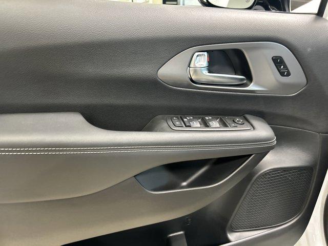 new 2025 Chrysler Pacifica car, priced at $43,567