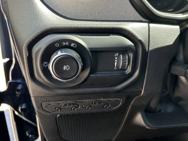 new 2025 Jeep Wrangler car, priced at $34,253