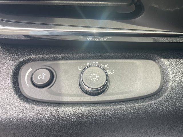 new 2025 Buick Envista car, priced at $26,144