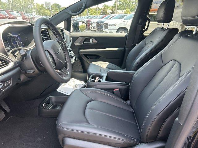 new 2025 Chrysler Pacifica car, priced at $37,482