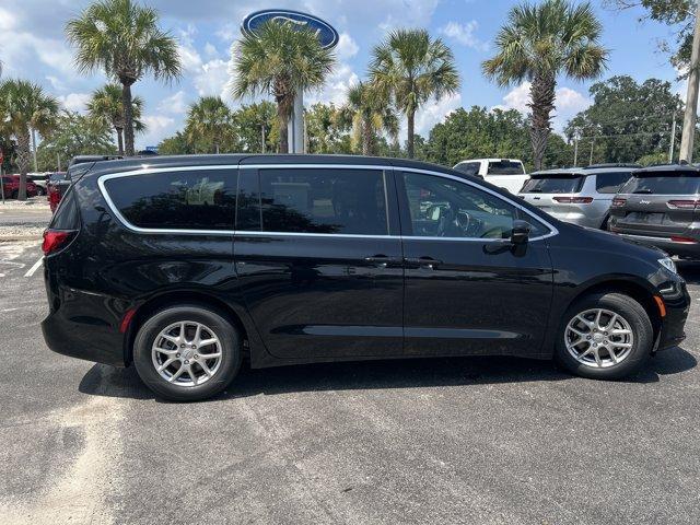 new 2025 Chrysler Pacifica car, priced at $37,482