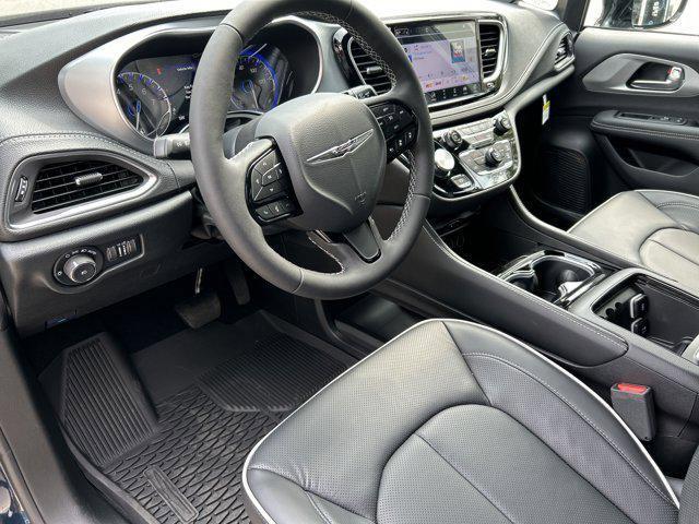 new 2025 Chrysler Pacifica car, priced at $51,566