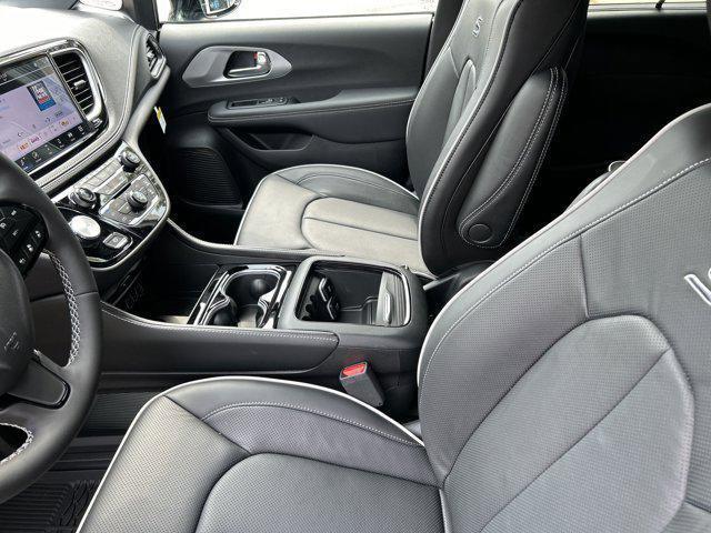 new 2025 Chrysler Pacifica car, priced at $51,566