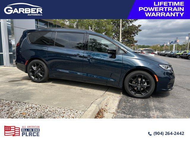 new 2025 Chrysler Pacifica car, priced at $51,566