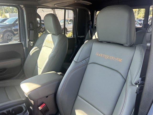 new 2025 Jeep Gladiator car, priced at $59,924