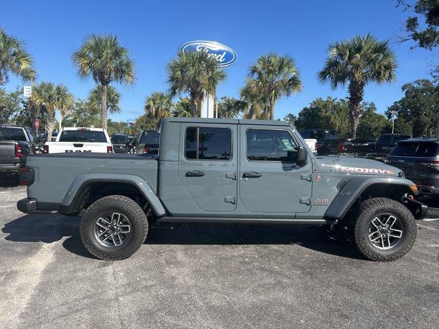 new 2025 Jeep Gladiator car, priced at $59,924