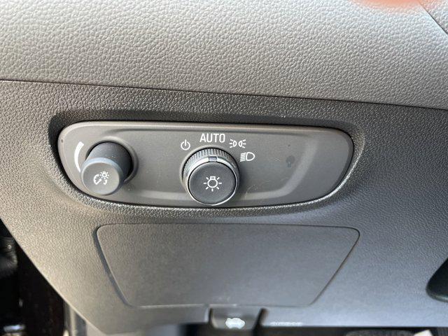 new 2025 Buick Encore GX car, priced at $30,181