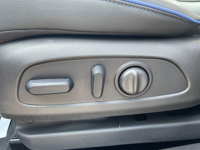new 2025 Buick Encore GX car, priced at $30,181