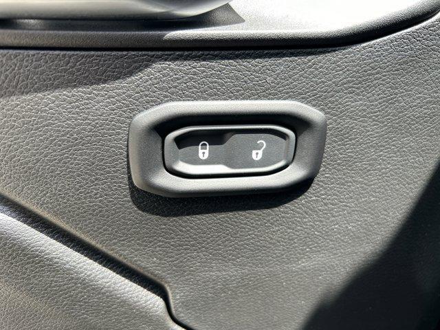 new 2025 Jeep Wrangler car, priced at $43,184