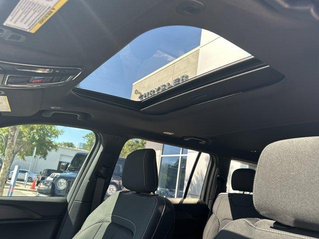 new 2025 Jeep Grand Cherokee L car, priced at $37,302