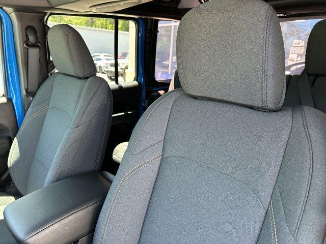 new 2025 Jeep Wrangler car, priced at $41,552