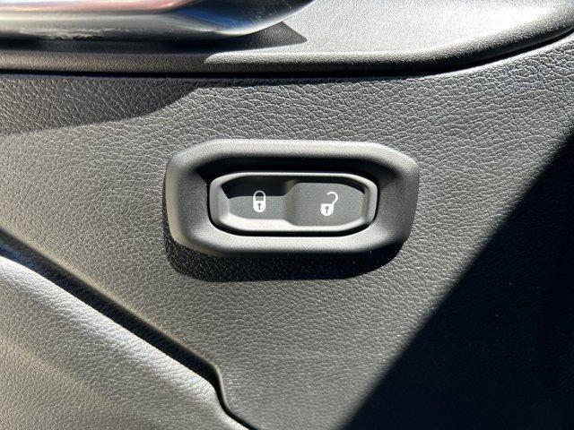 new 2025 Jeep Wrangler car, priced at $41,552