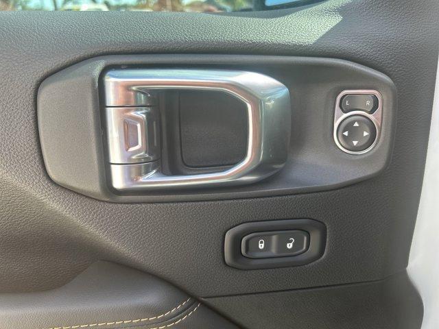 new 2025 Jeep Gladiator car, priced at $48,202