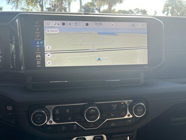 new 2025 Jeep Gladiator car, priced at $48,202