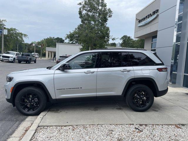 new 2025 Jeep Grand Cherokee car, priced at $38,454
