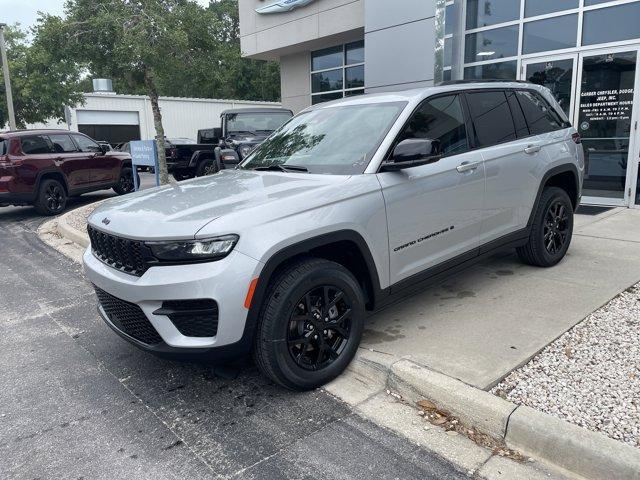 new 2025 Jeep Grand Cherokee car, priced at $38,454