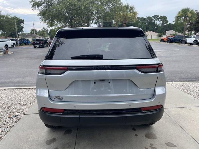 new 2025 Jeep Grand Cherokee car, priced at $38,454