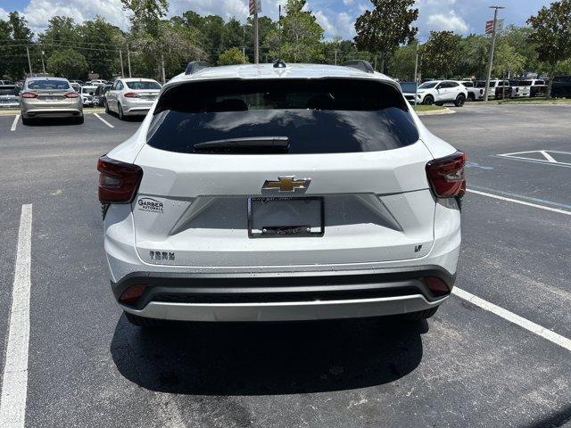 new 2025 Chevrolet Trax car, priced at $23,696