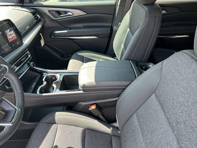 new 2025 Chevrolet Traverse car, priced at $42,730