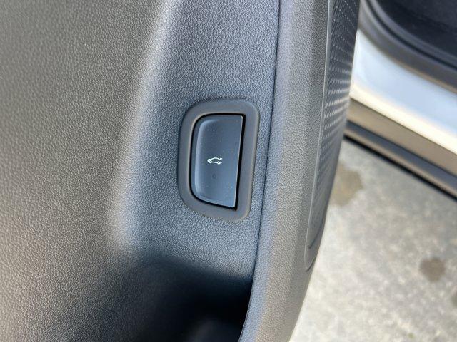 new 2025 Chevrolet Traverse car, priced at $42,730