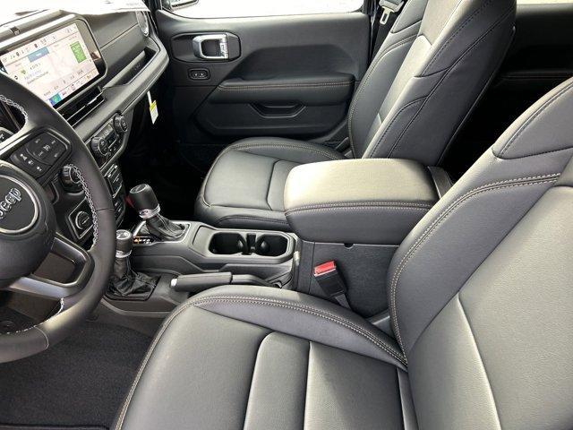 new 2025 Jeep Gladiator car, priced at $46,572