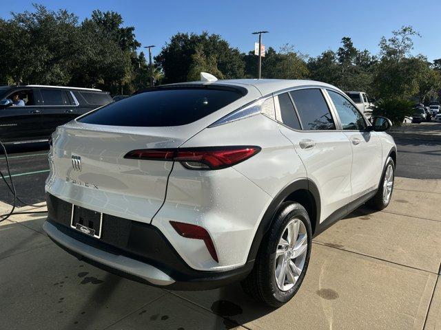 new 2025 Buick Envista car, priced at $22,933