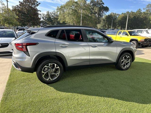 new 2025 Chevrolet Trax car, priced at $23,456