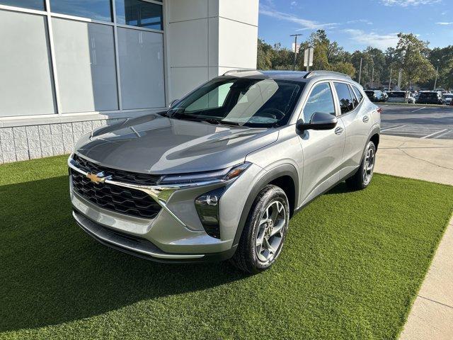 new 2025 Chevrolet Trax car, priced at $23,456