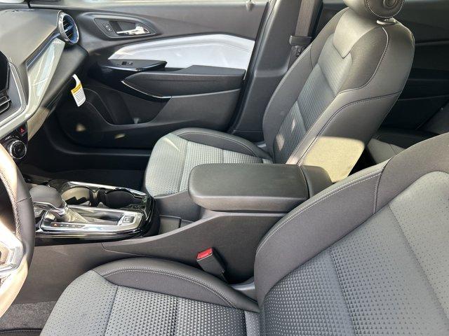 new 2025 Chevrolet Trax car, priced at $23,456