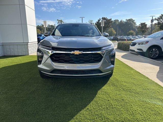 new 2025 Chevrolet Trax car, priced at $23,456