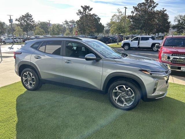new 2025 Chevrolet Trax car, priced at $23,456