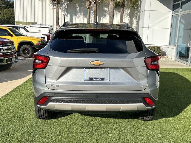 new 2025 Chevrolet Trax car, priced at $23,456