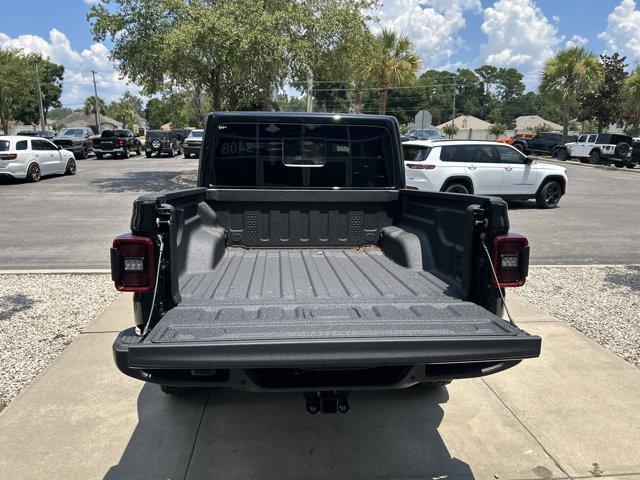 new 2025 Jeep Gladiator car, priced at $48,909