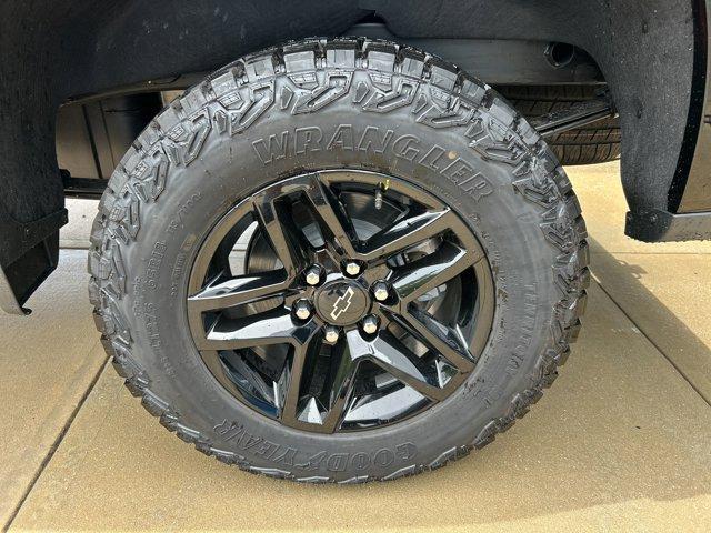 new 2025 Chevrolet Silverado 1500 car, priced at $41,723