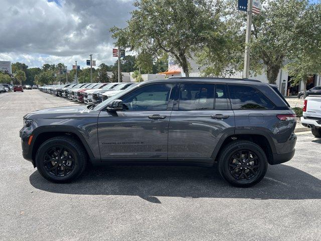new 2025 Jeep Grand Cherokee car, priced at $40,704